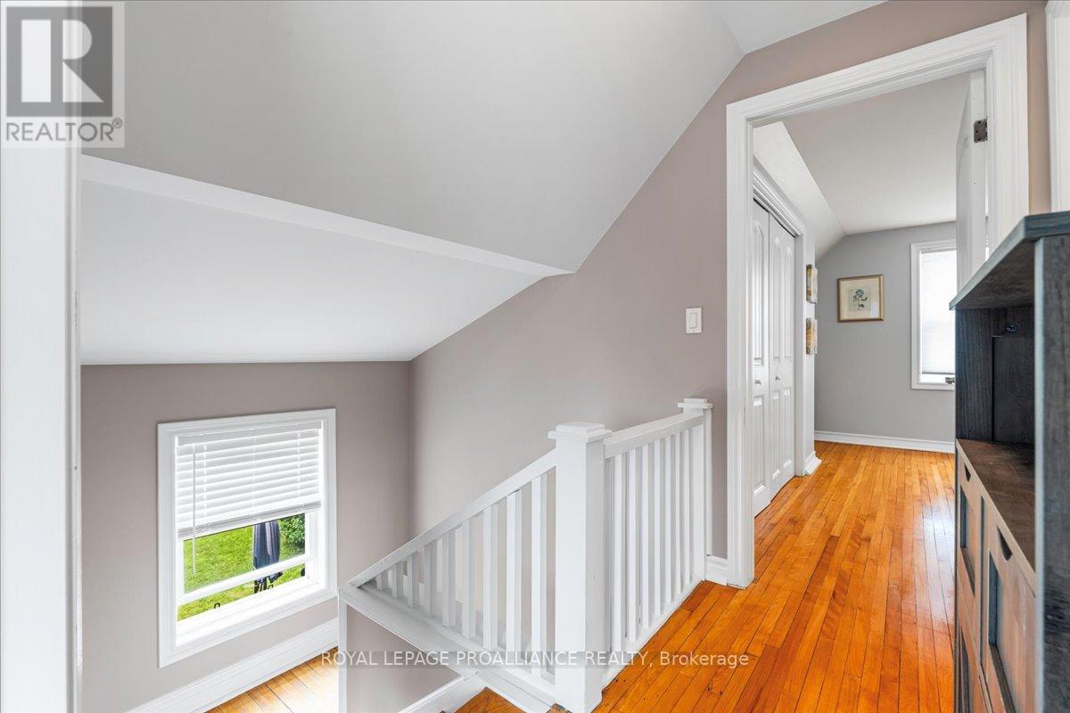 8 Carmen Avenue, Belleville, Ontario K8P 3A5 - Photo 21 - X12191825