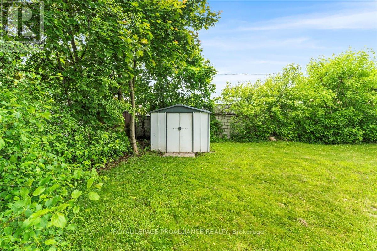 8 Carmen Avenue, Belleville, Ontario  K8P 3A5 - Photo 30 - X12191825