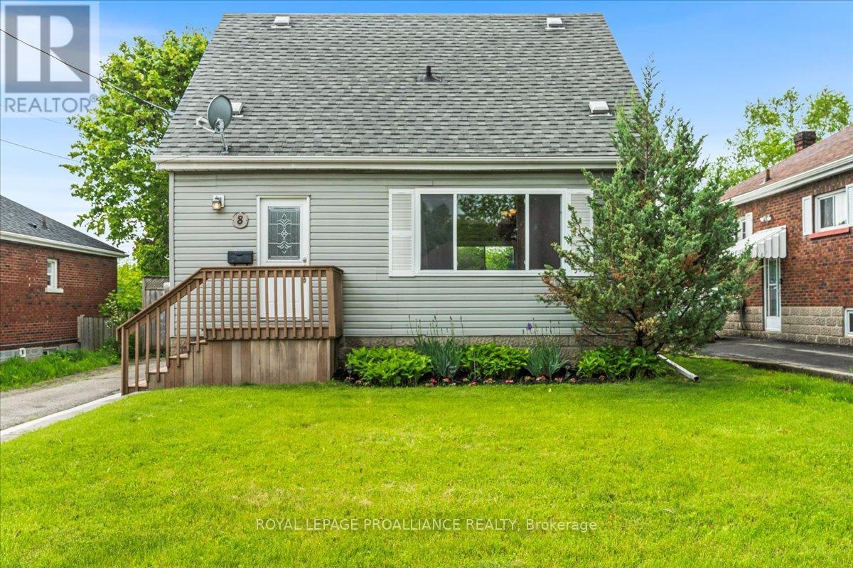 8 Carmen Avenue, Belleville, Ontario K8P 3A5 - Photo 4 - X12191825
