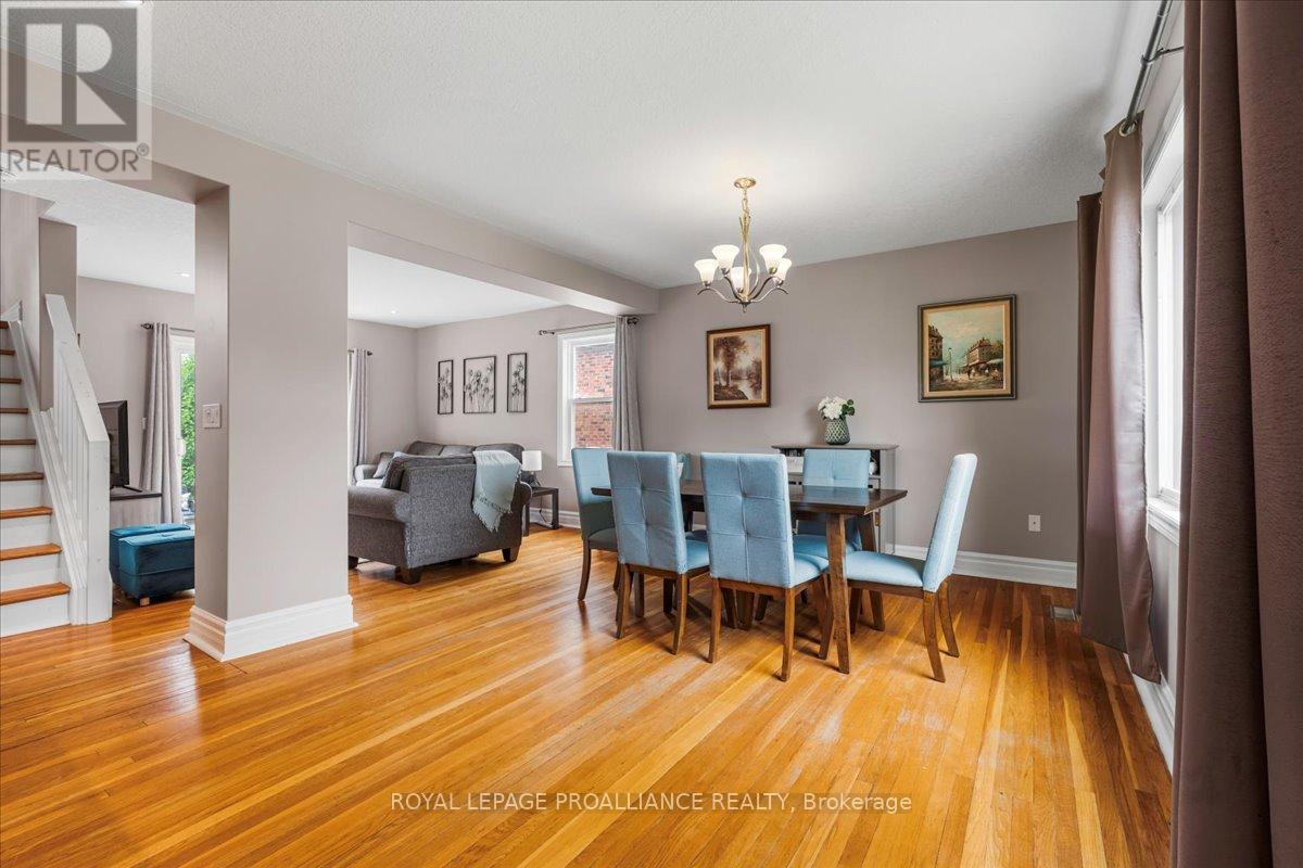 8 Carmen Avenue, Belleville, Ontario K8P 3A5 - Photo 6 - X12191825