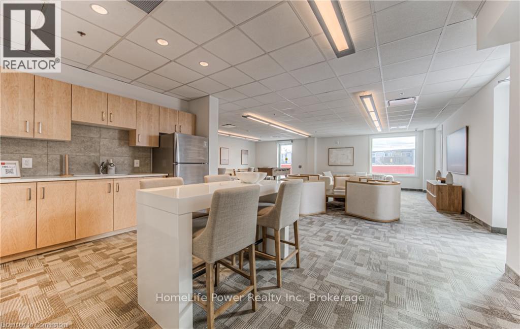 225 - 301 Westmount Road W, Kitchener, Ontario  N2M 5M9 - Photo 25 - X12191962