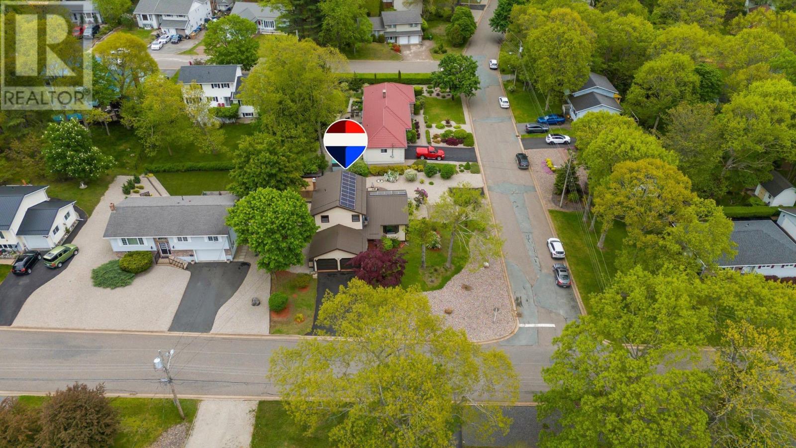Property at 28 MacNeil Drive image 3