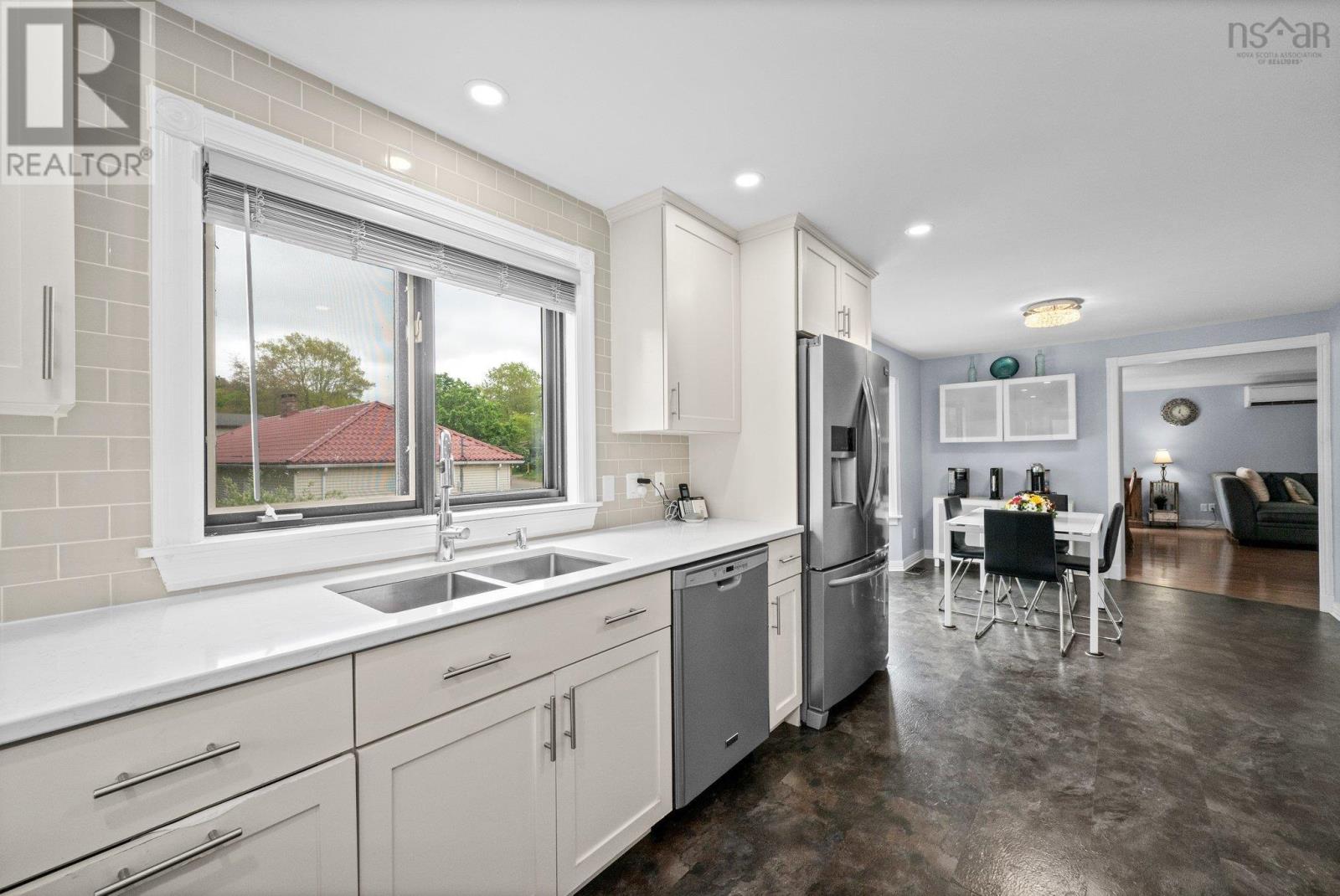 28 Macneil Drive, Bridgewater, Nova Scotia  B4V 3Y8 - Photo 7 - 202513232