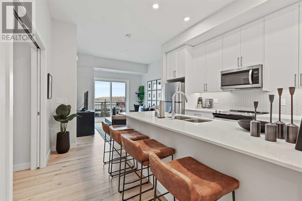 Property at 421, 255 Les Jardins Park SE image 2