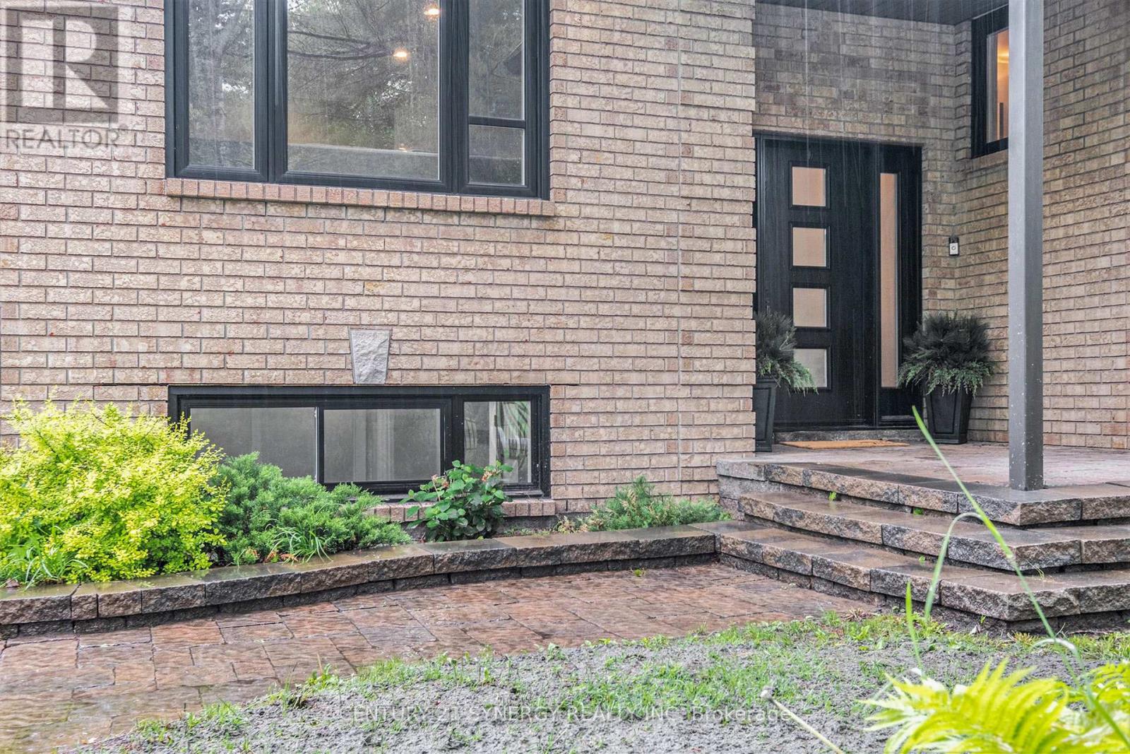 6477 Wheatfield Crescent, Ottawa, Ontario  K4P 1E8 - Photo 3 - X12191764