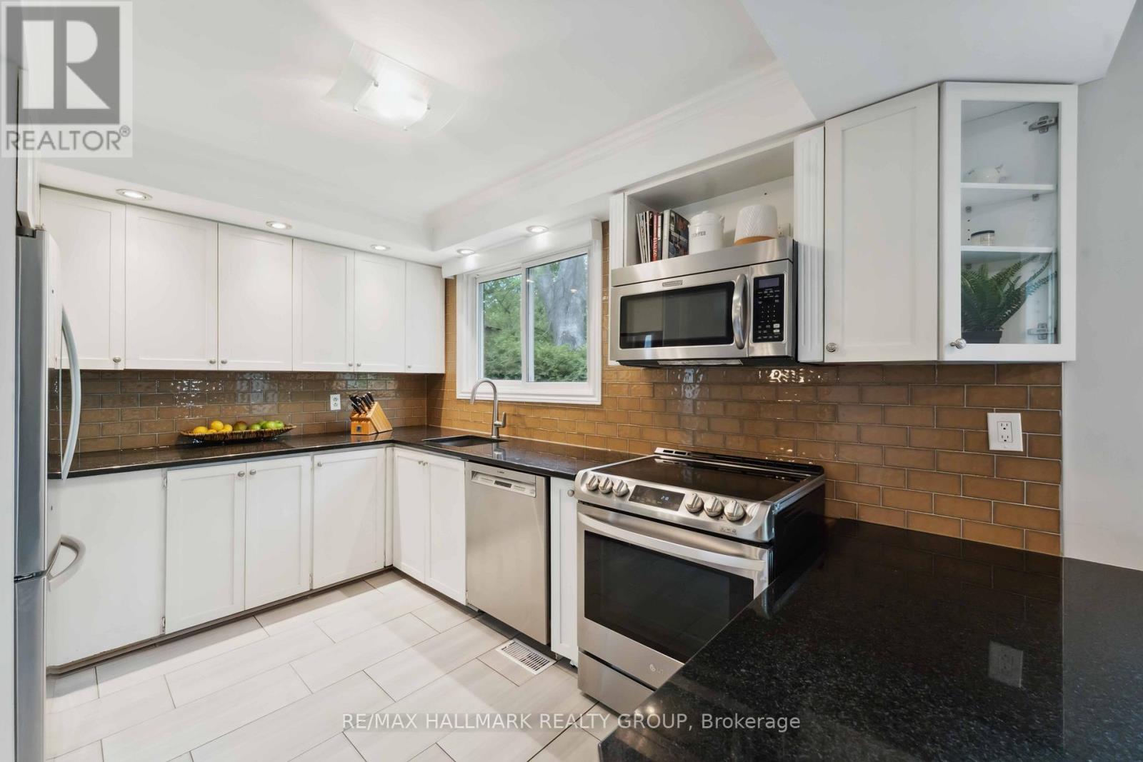 2103 Delmar Drive, Ottawa, Ontario  K1H 5P6 - Photo 12 - X12191815