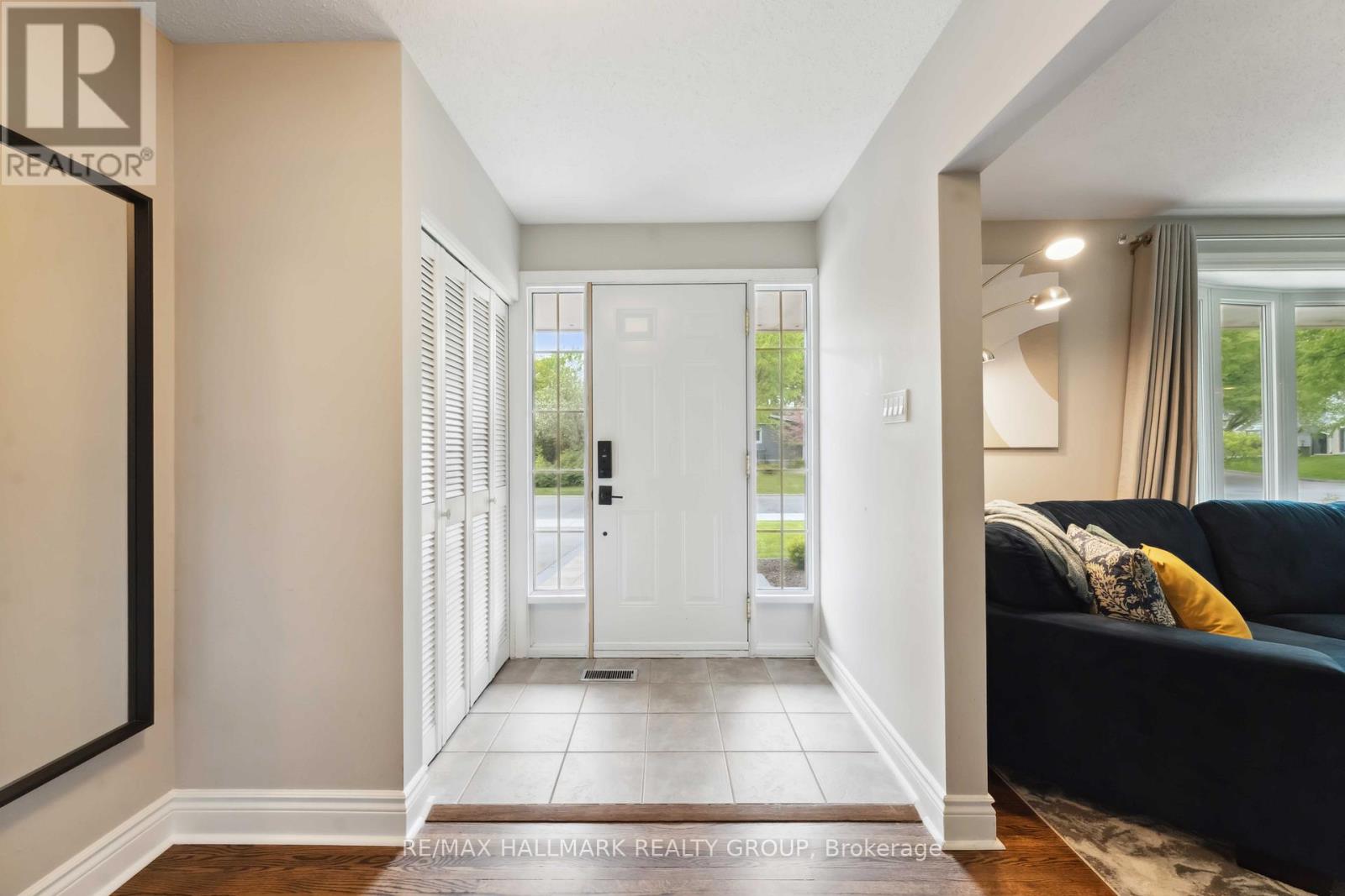 2103 Delmar Drive, Ottawa, Ontario  K1H 5P6 - Photo 2 - X12191815