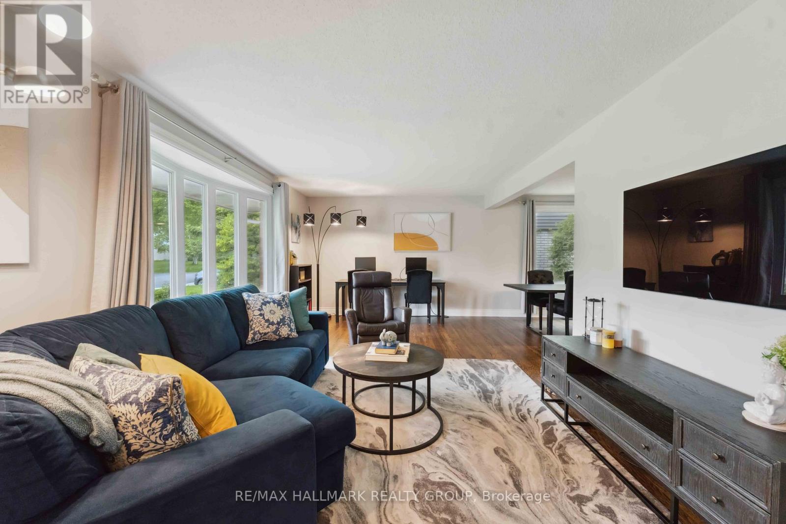 2103 Delmar Drive, Ottawa, Ontario  K1H 5P6 - Photo 4 - X12191815