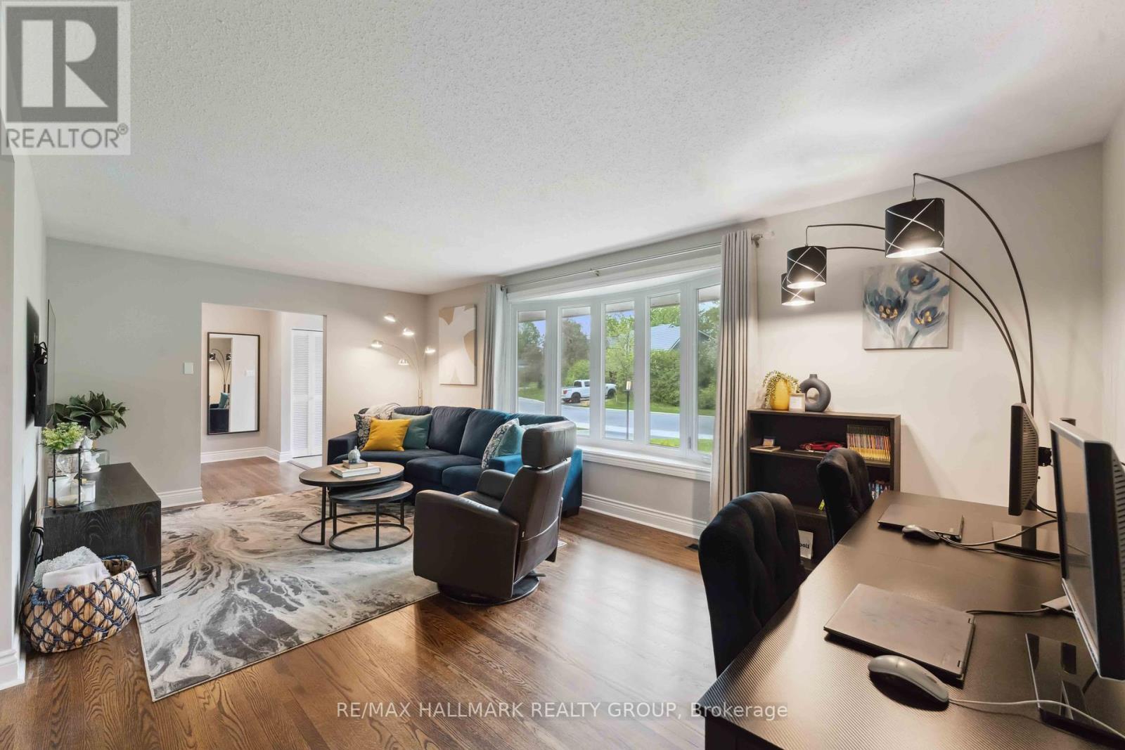 2103 Delmar Drive, Ottawa, Ontario  K1H 5P6 - Photo 6 - X12191815