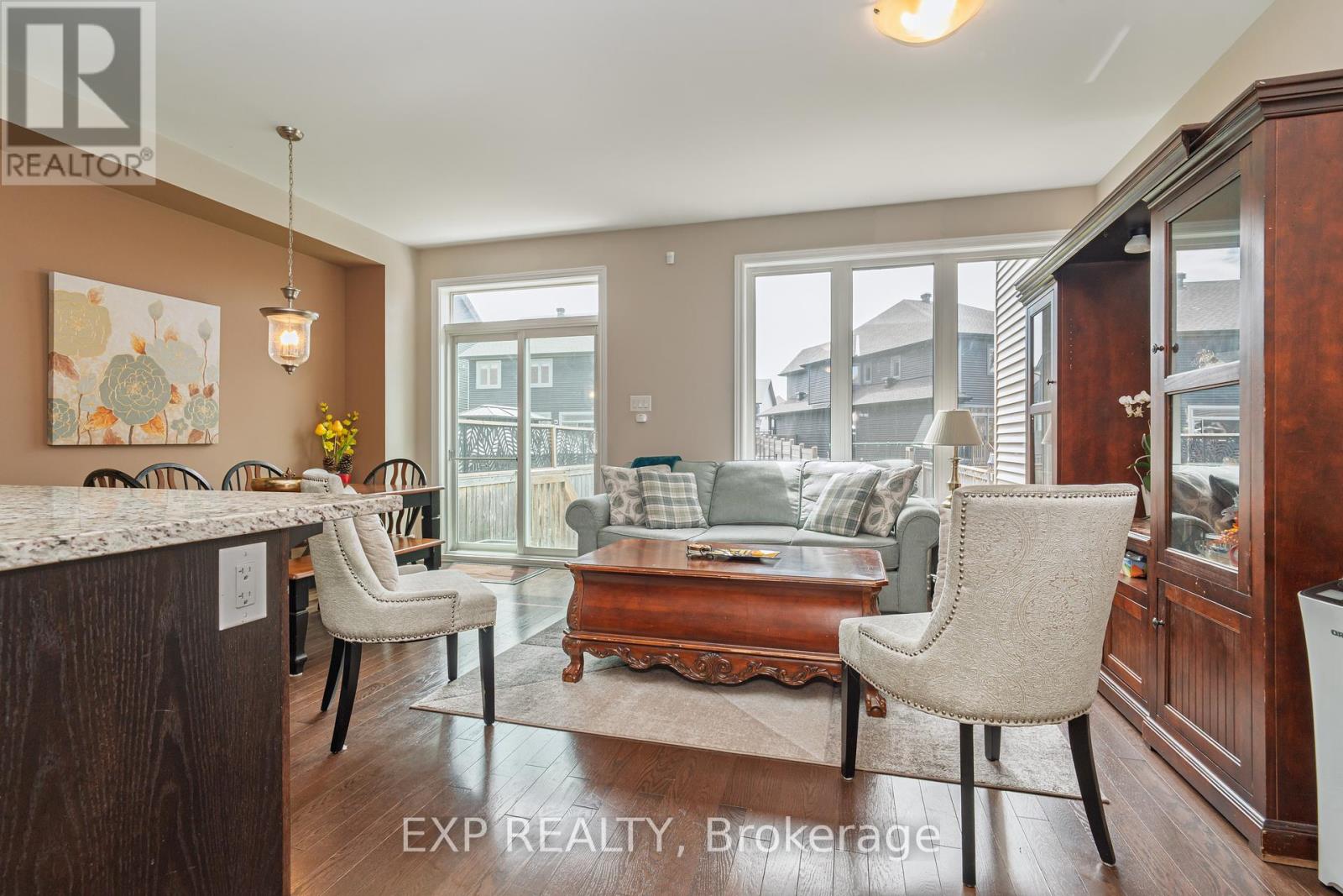 815 Cedar Creek Drive, Ottawa, Ontario  K1T 0N5 - Photo 8 - X12191833