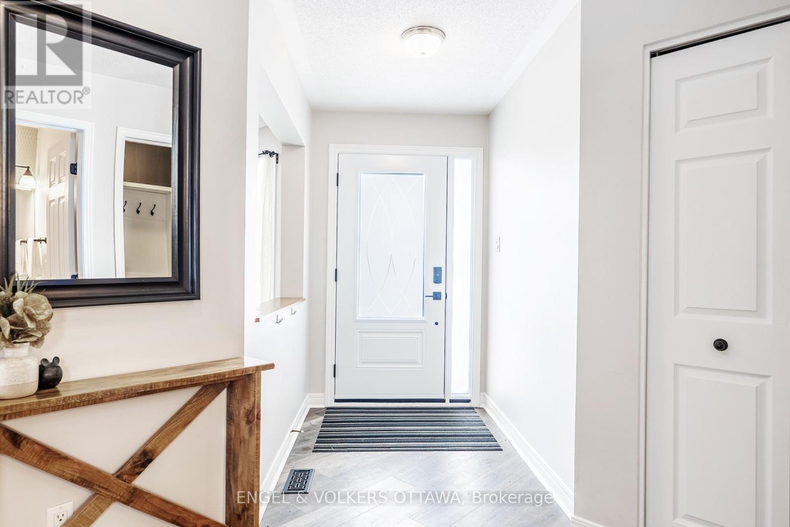 18 Avonhurst Avenue, Ottawa, Ontario  K2J 4K9 - Photo 2 - X12191964