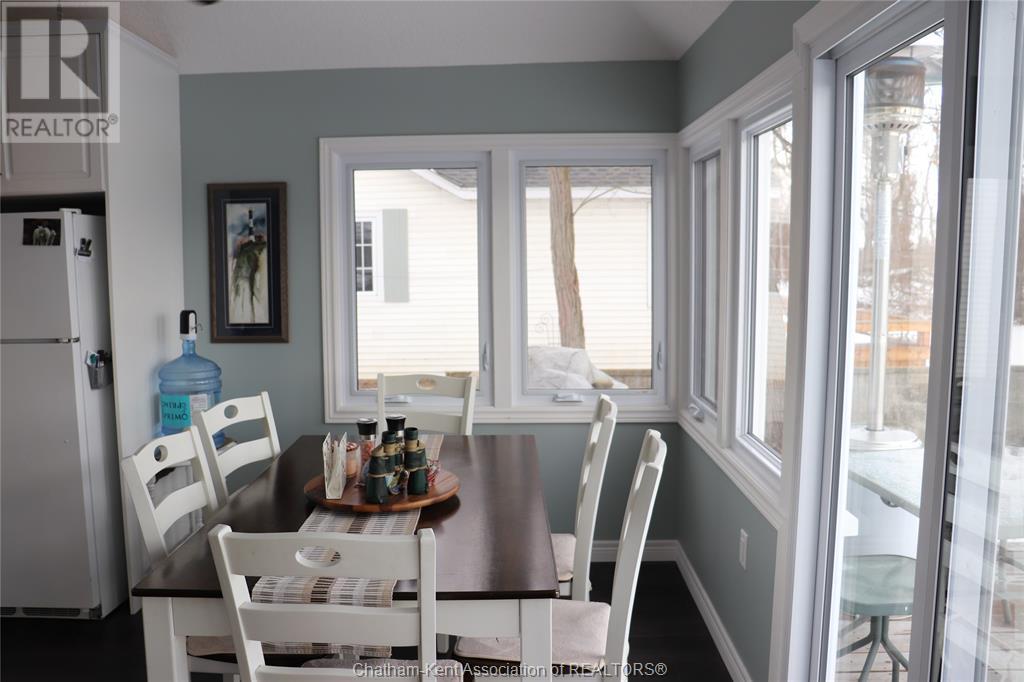 17516 Lakeshore Road, Rondeau Park, Ontario  N0P 2C0 - Photo 4 - 25013922