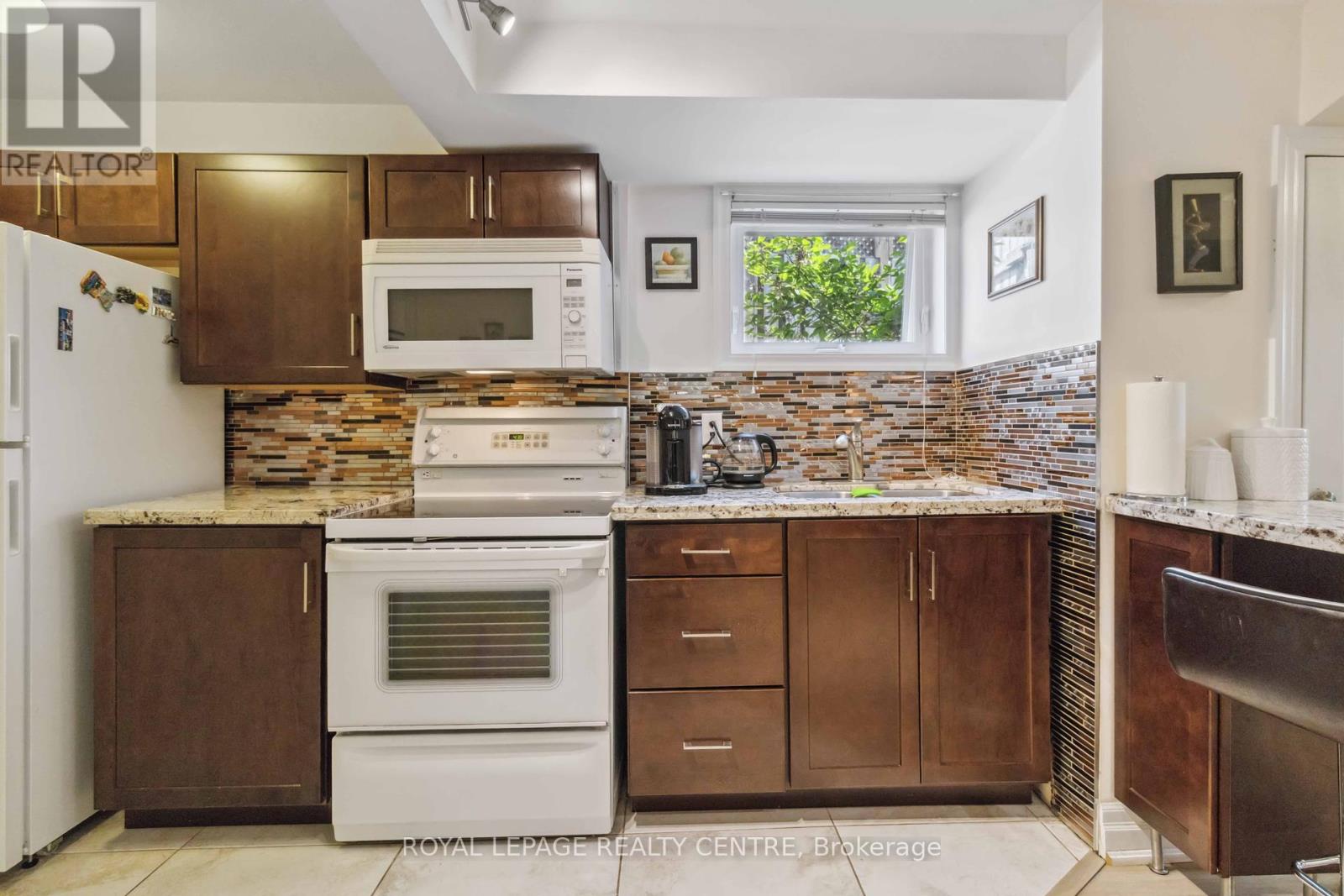 504 Galedowns Court, Mississauga (Mississauga Valleys), Ontario  L5A 3H9 - Photo 21 - W12191691