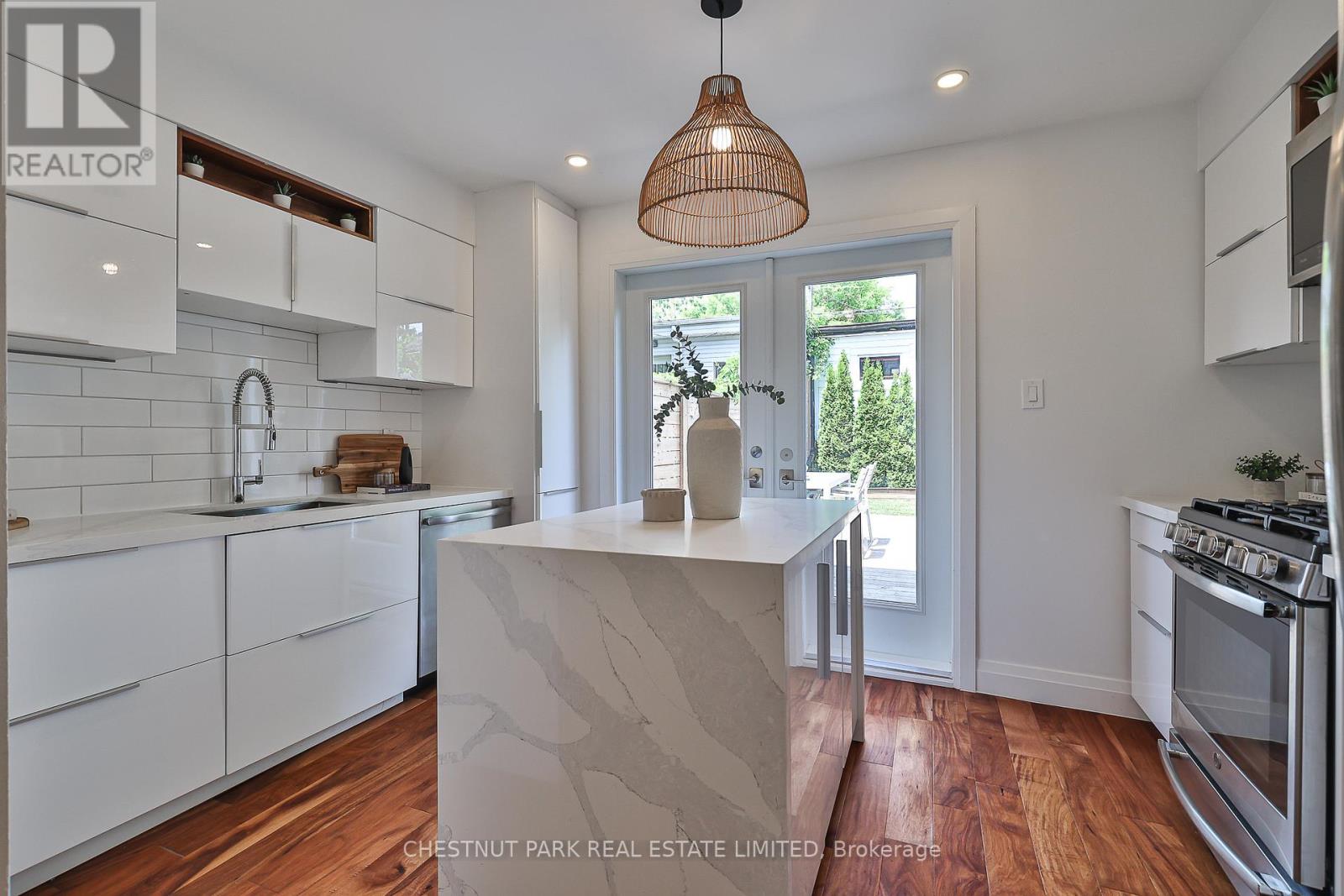 56 Pendrith Street, Toronto, Ontario  M6G 1R7 - Photo 8 - W12191703