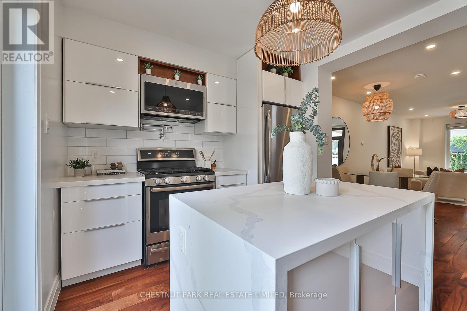 56 Pendrith Street, Toronto, Ontario  M6G 1R7 - Photo 9 - W12191703