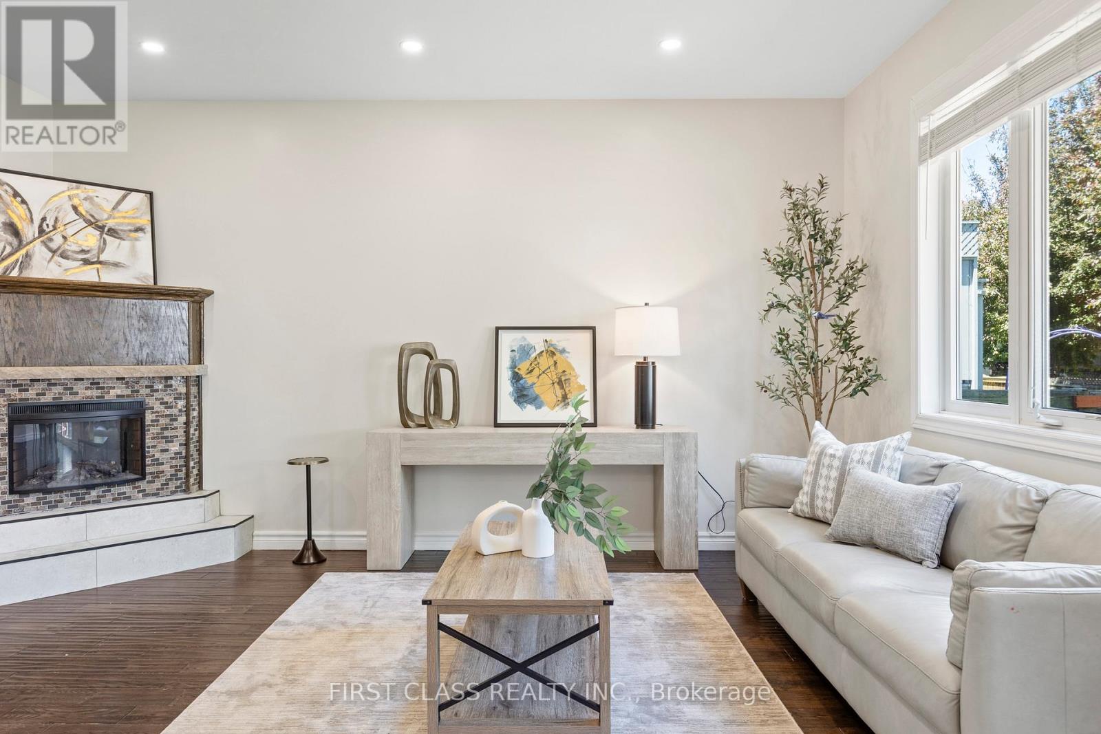 13 Stepney Street, St. Catharines, Ontario  L2M 1P9 - Photo 4 - X12191737