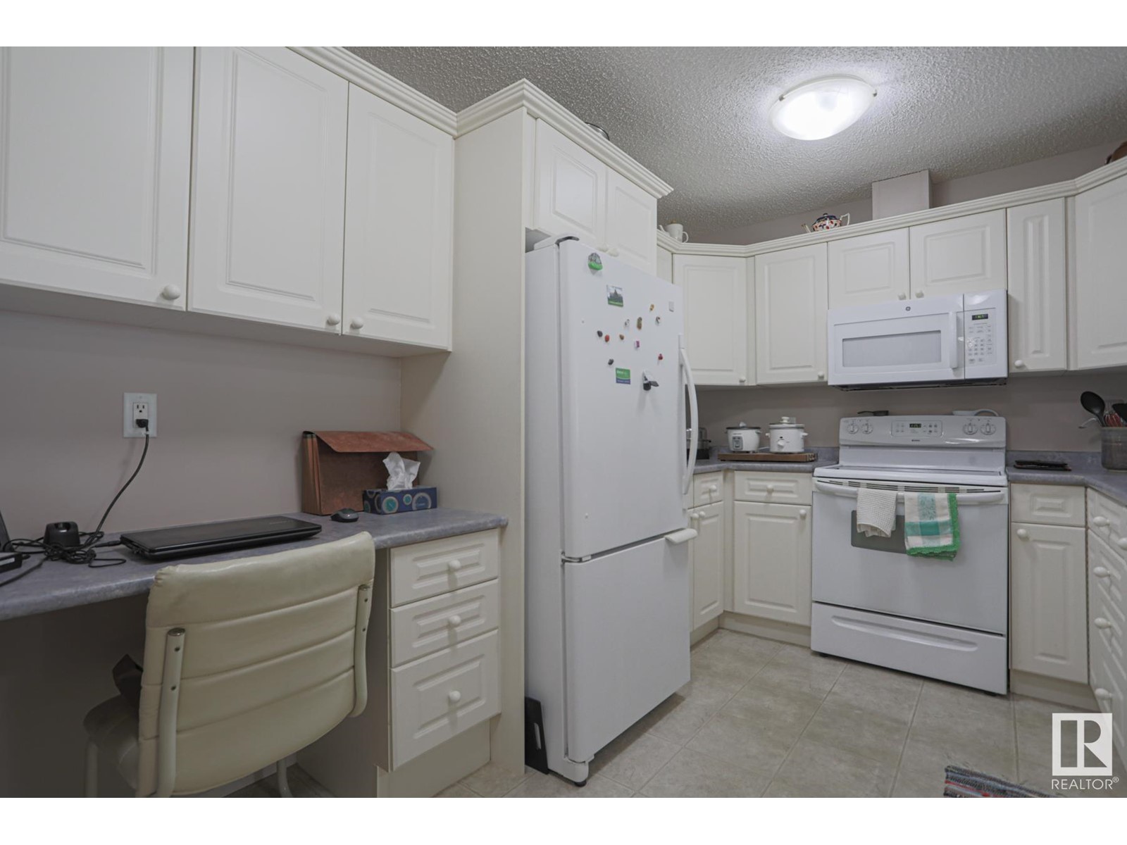 Property at #202 51 Eldorado DR NW image 2