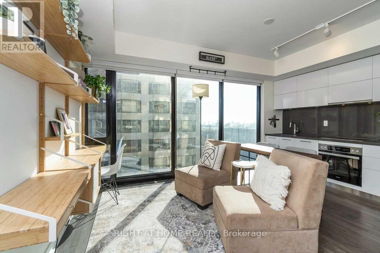 2406 - 188 Cumberland Street, Toronto (Annex), Ontario  M5R 0B6 - Photo 4 - C12191790