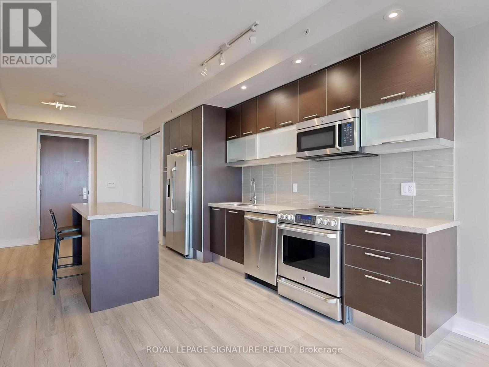 6404 - 388 Yonge Street, Toronto, Ontario  M5B 0A5 - Photo 14 - C12191809