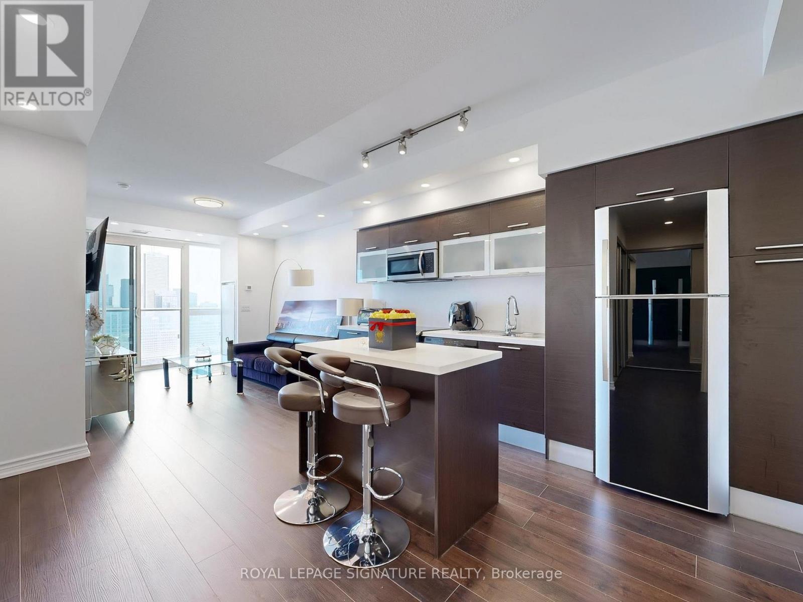 4508 - 386 Yonge Street, Toronto, Ontario  M5B 0A5 - Photo 10 - C12191847
