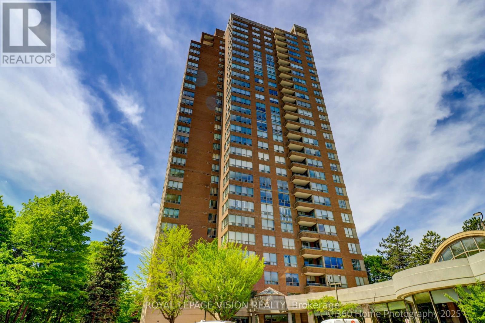 407 - 215 Wynford Drive, Toronto (Flemingdon Park), Ontario  M3C 3P5 - Photo 1 - C12191911