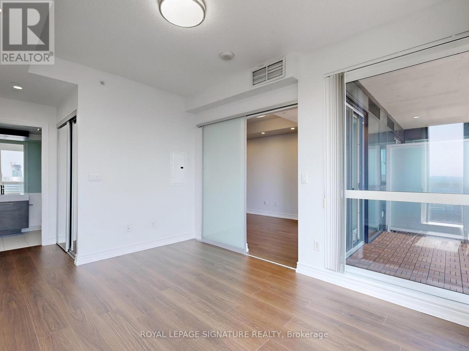 4509 - 386 Yonge Street, Toronto, Ontario  M5B 0A5 - Photo 19 - C12191935