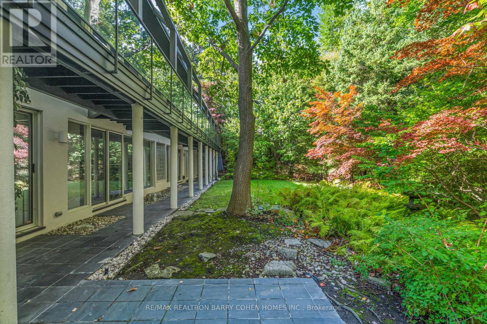 18 Timberglade Court, Toronto (Bridle Path-Sunnybrook-York Mills), Ontario  M2L 2Y2 - Photo 37 - C12191946