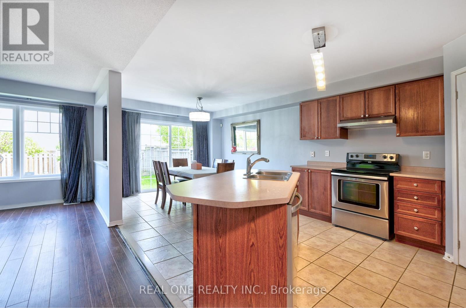 7 Settler's Court, Whitby, Ontario  L1M 2L3 - Photo 10 - E12191761