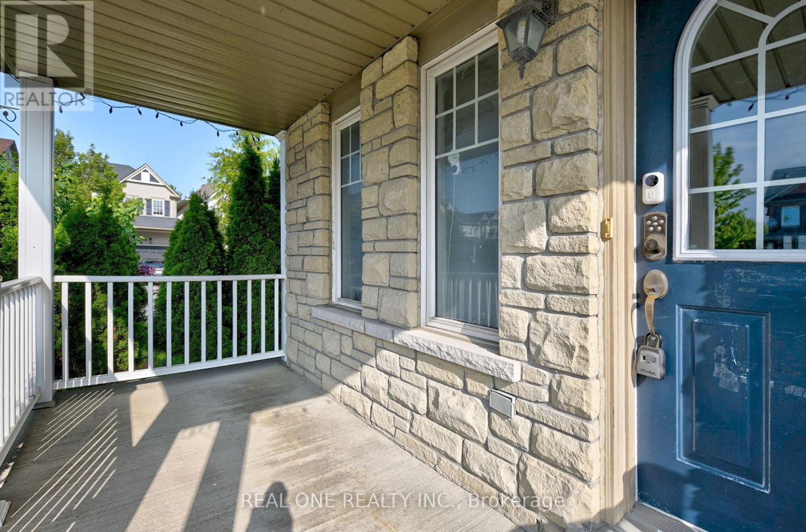7 Settler's Court, Whitby, Ontario  L1M 2L3 - Photo 4 - E12191761