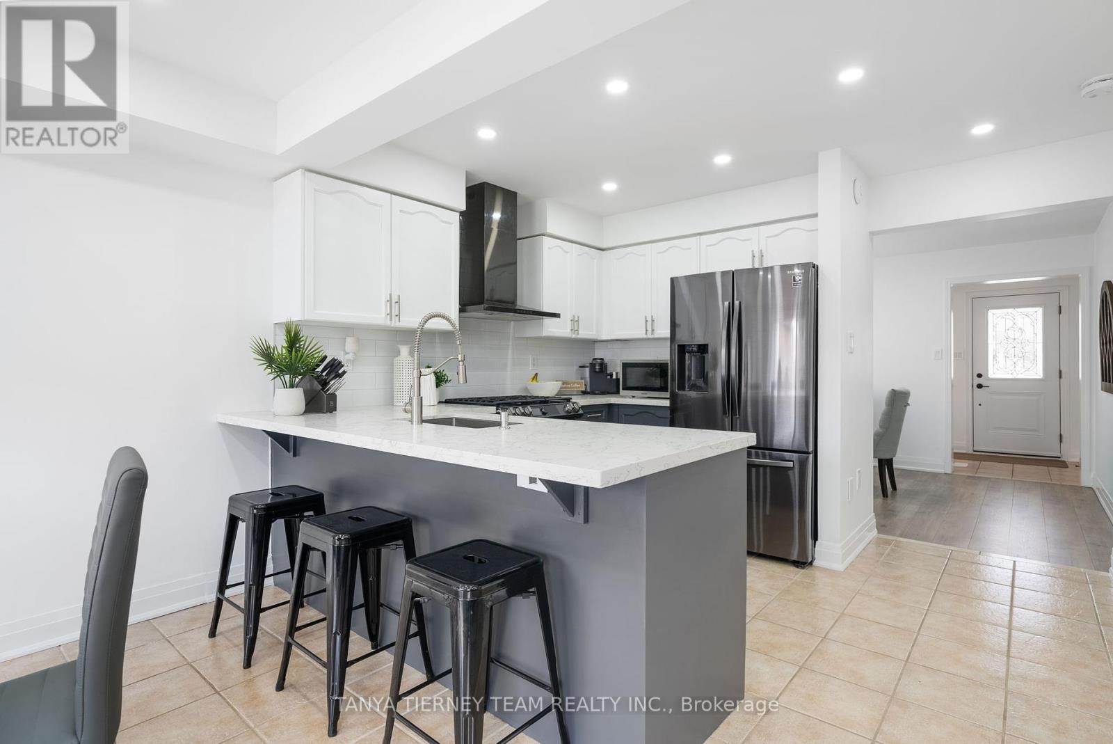 95 Brownridge Place, Whitby, Ontario  L1P 1W1 - Photo 8 - E12191899