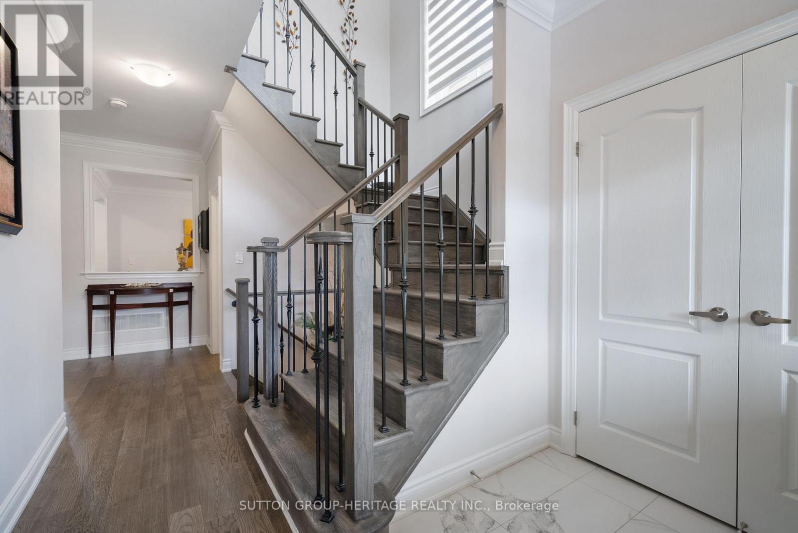 54 Robb Thompson Road, East Gwillimbury, Ontario  L0G 1M0 - Photo 7 - N12186502