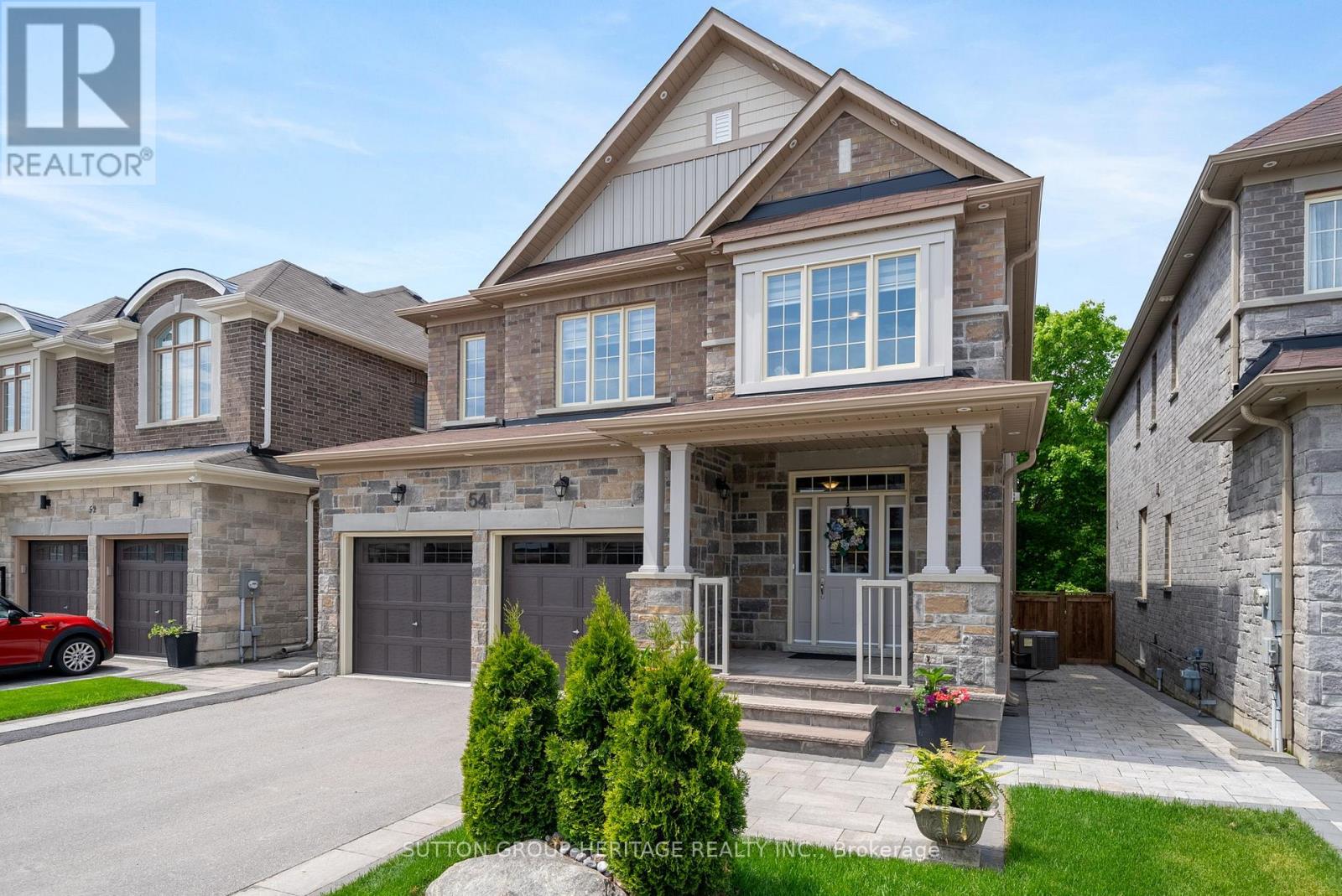 54 Robb Thompson Road, East Gwillimbury, Ontario  L0G 1M0 - Photo 3 - N12186502
