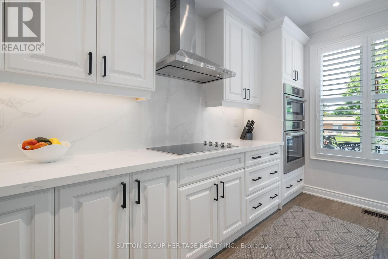 54 Robb Thompson Road, East Gwillimbury, Ontario  L0G 1M0 - Photo 10 - N12186502