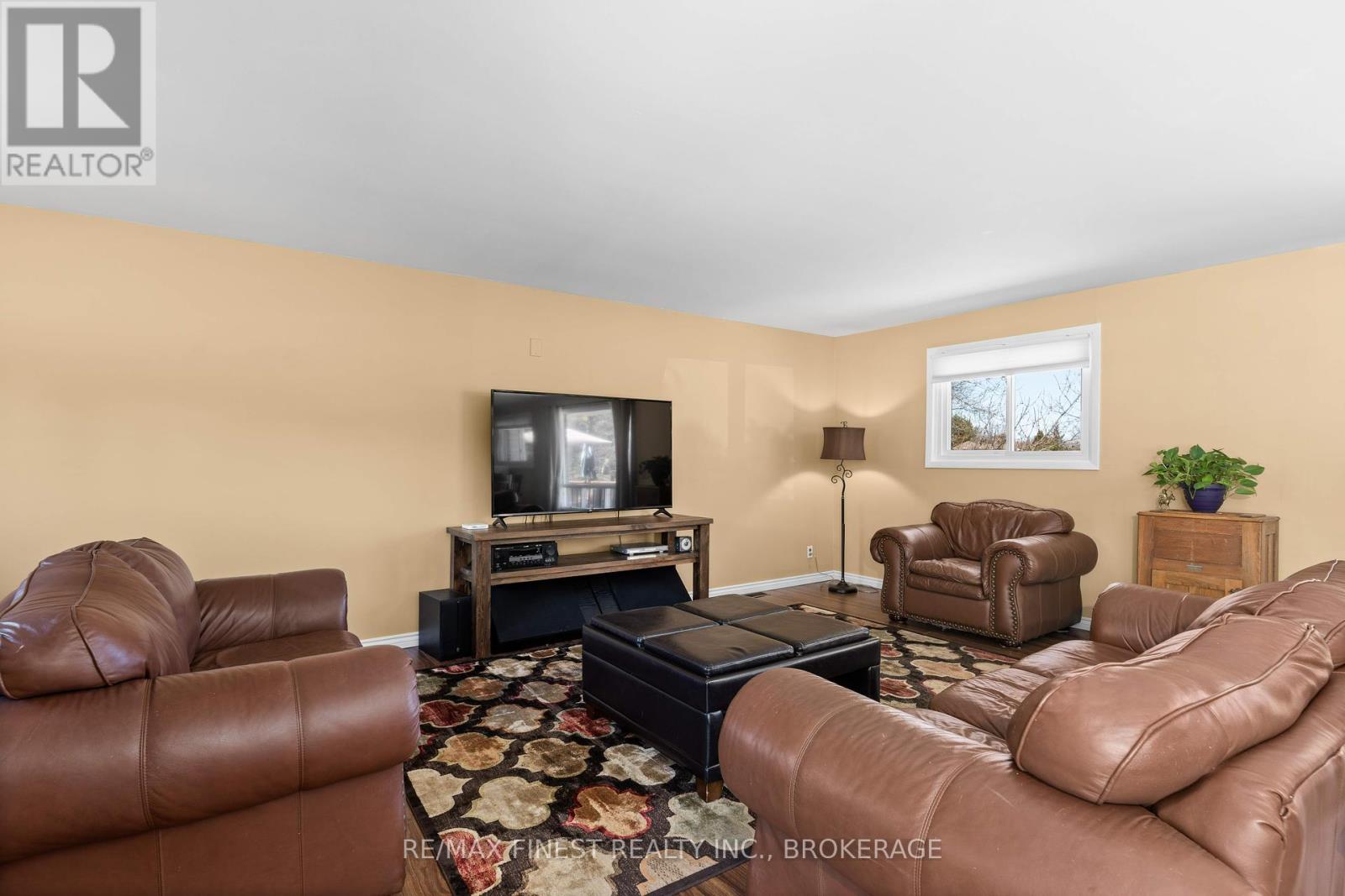 54 Alfred Street, Greater Napanee (Greater Napanee), Ontario  K7R 3J1 - Photo 11 - X12192098