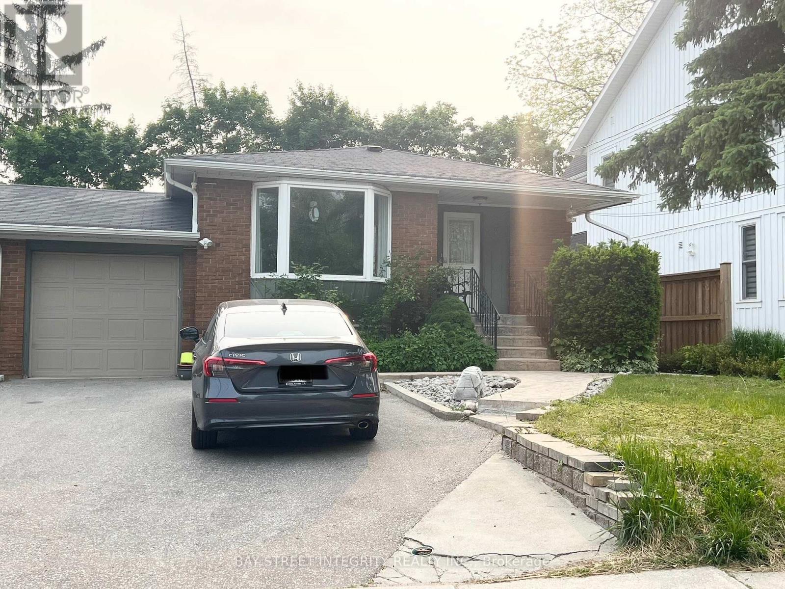 8 ALBERT STREET, Markham, Ontario
