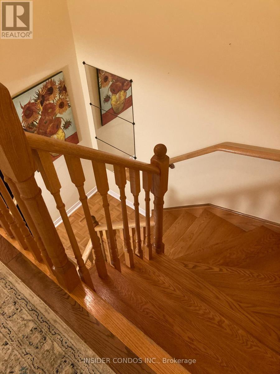 126 Pinedale Gate, Vaughan, Ontario  L4L 8X3 - Photo 3 - N12191837