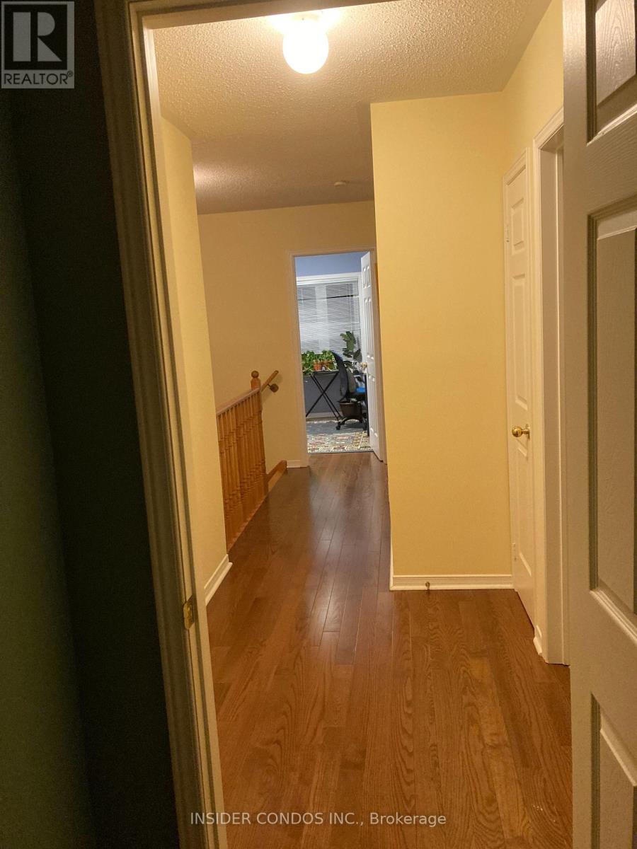 126 Pinedale Gate, Vaughan, Ontario  L4L 8X3 - Photo 6 - N12191837