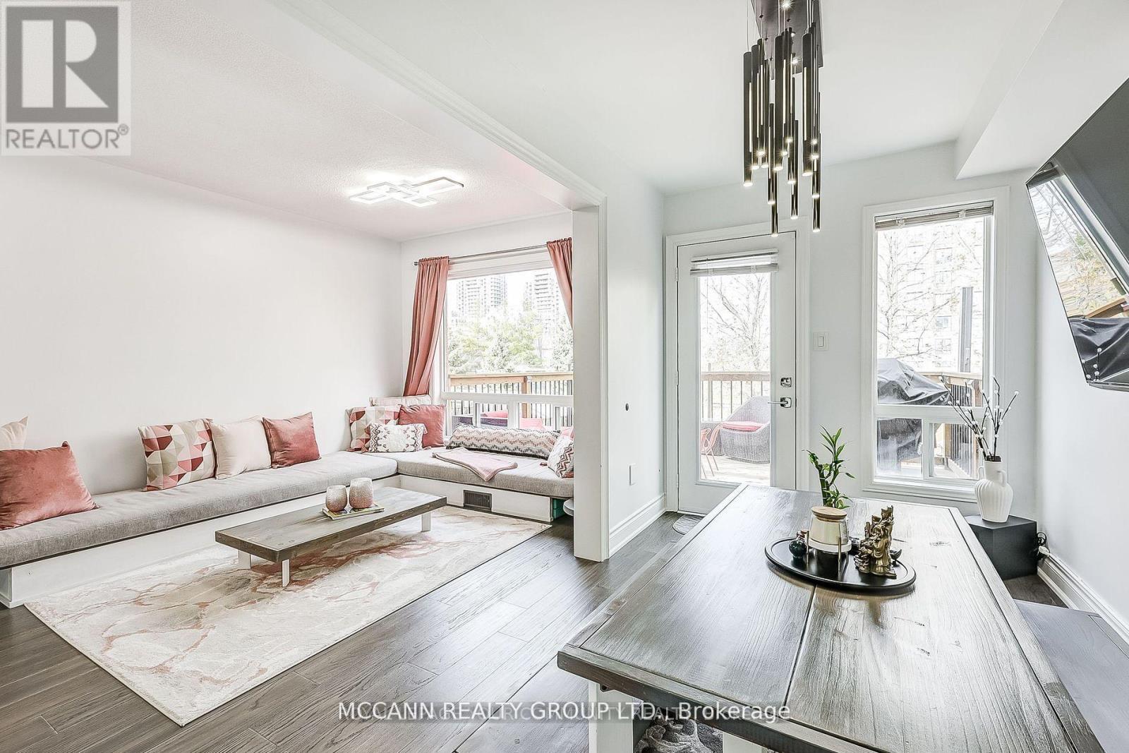 93 Revelstoke Crescent, Richmond Hill (Langstaff), Ontario  L4B 4T4 - Photo 8 - N12191859