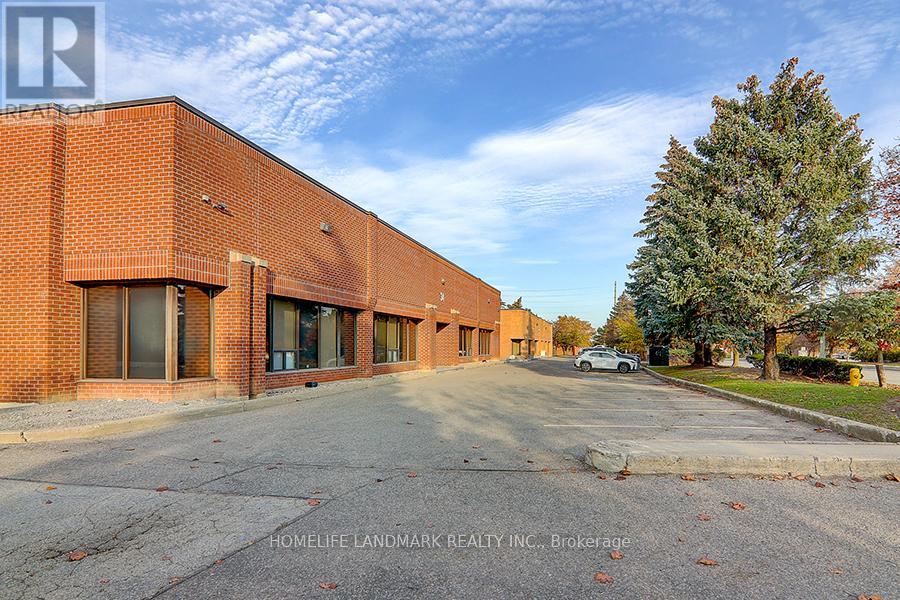 34 Riviera Drive, Markham, Ontario  L3R 5M1 - Photo 4 - N12191875