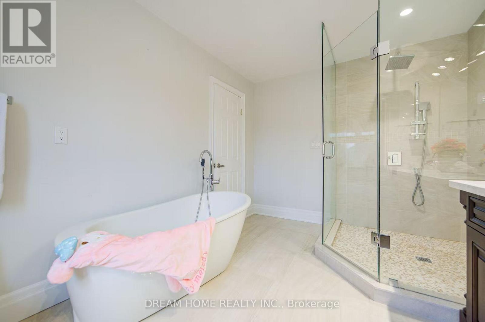 Master Bedroom - 3 Moses Crescent, Markham, Ontario  L6C 1R2 - Photo 10 - N12191900