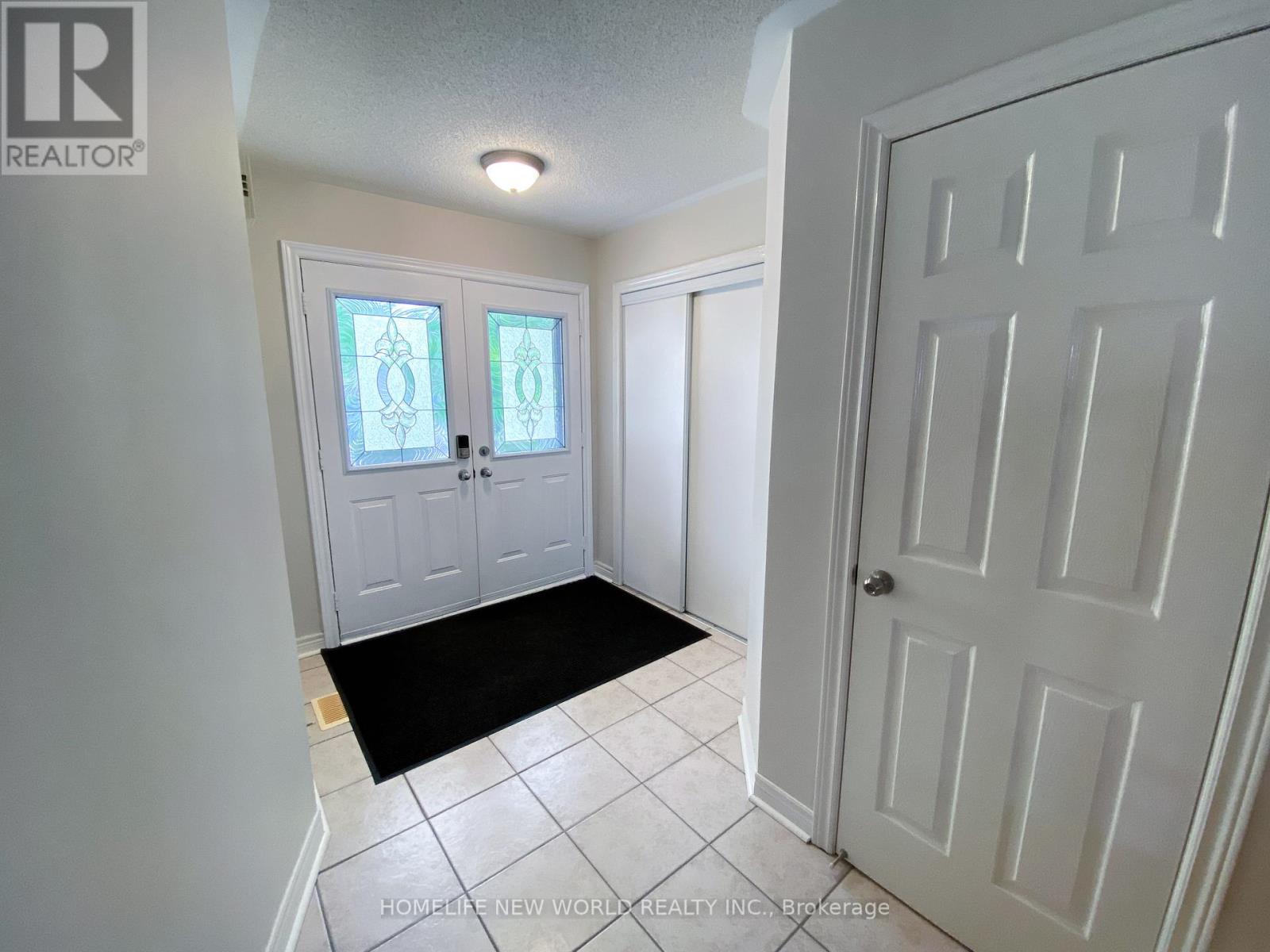 Main/upper - 22 Corkwood Crescent, Vaughan, Ontario  L6A 3B9 - Photo 3 - N12191987