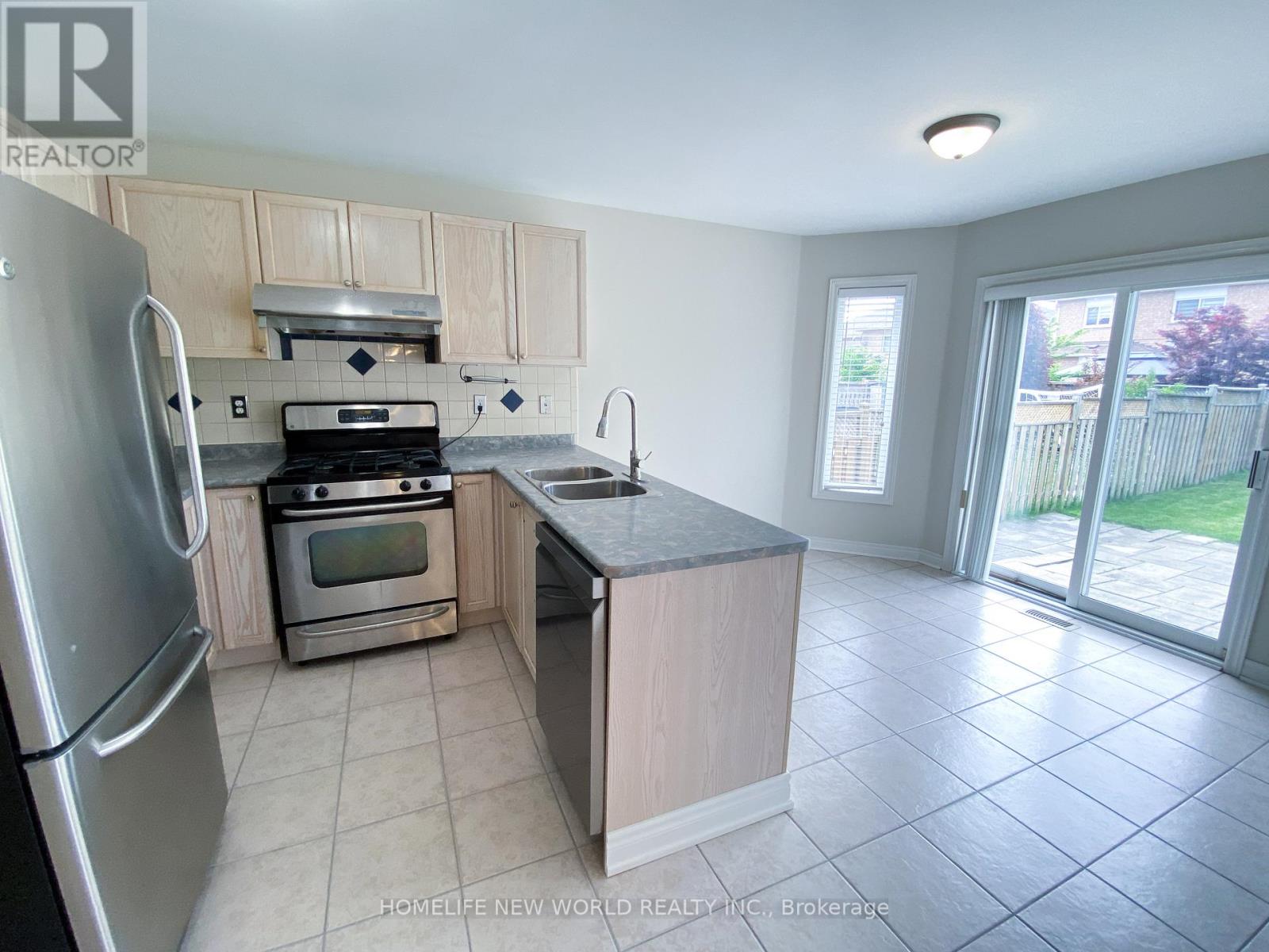 Main/upper - 22 Corkwood Crescent, Vaughan, Ontario  L6A 3B9 - Photo 9 - N12191987