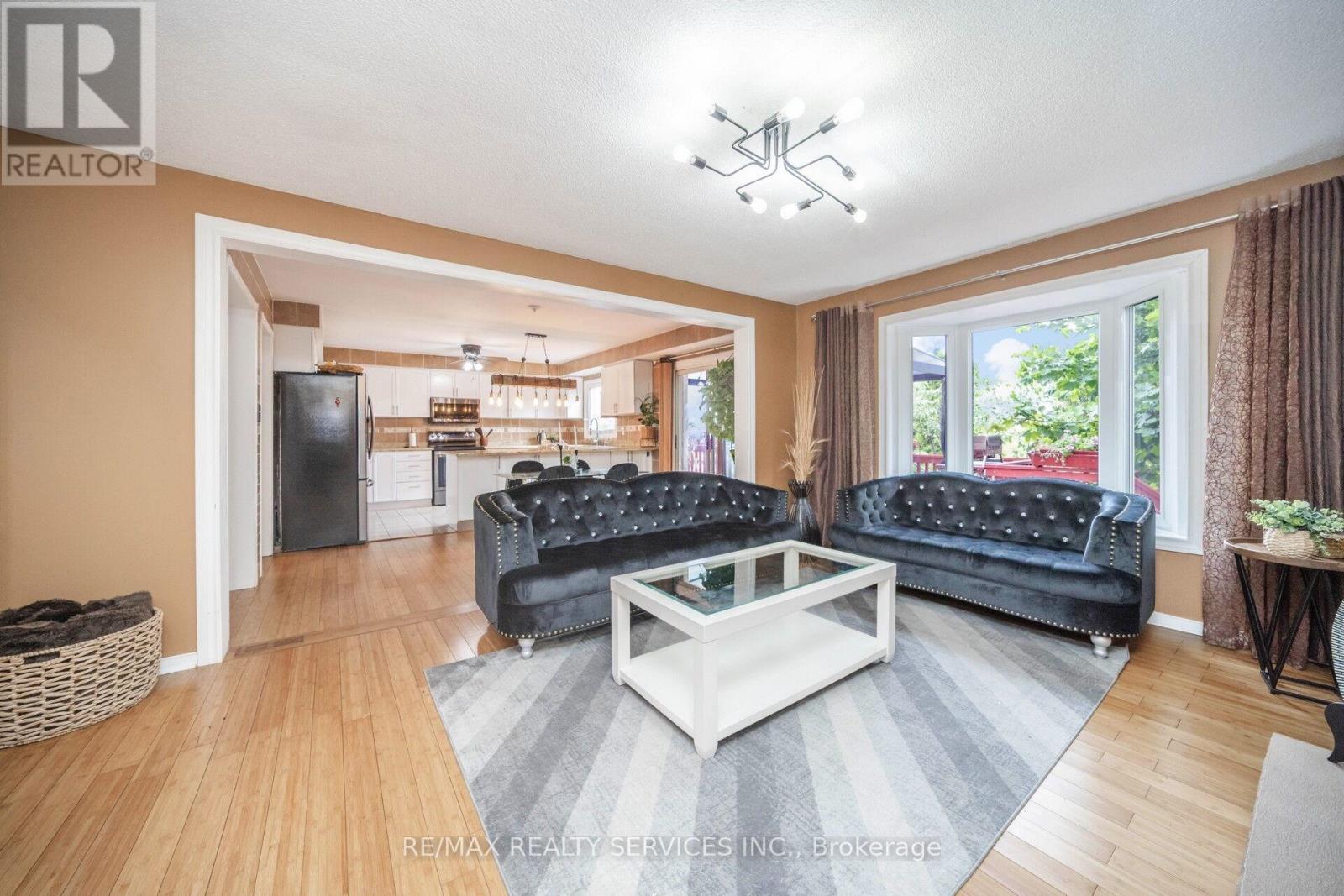 5 Lakeridge Drive, Brampton (Westgate), Ontario  L6S 5V2 - Photo 14 - W12191356