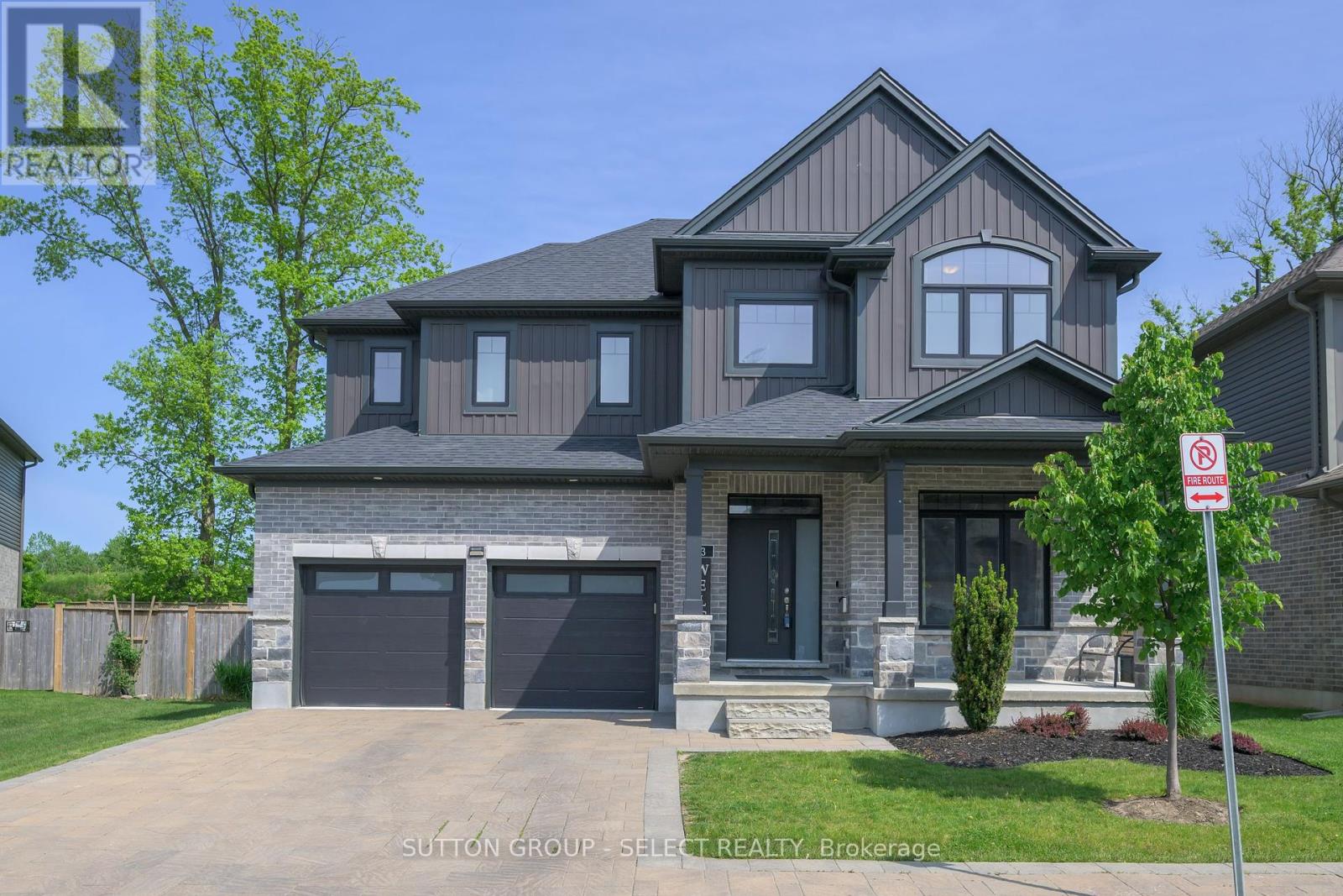 33 - 1061 EAGLETRACE DRIVE, London North, Ontario