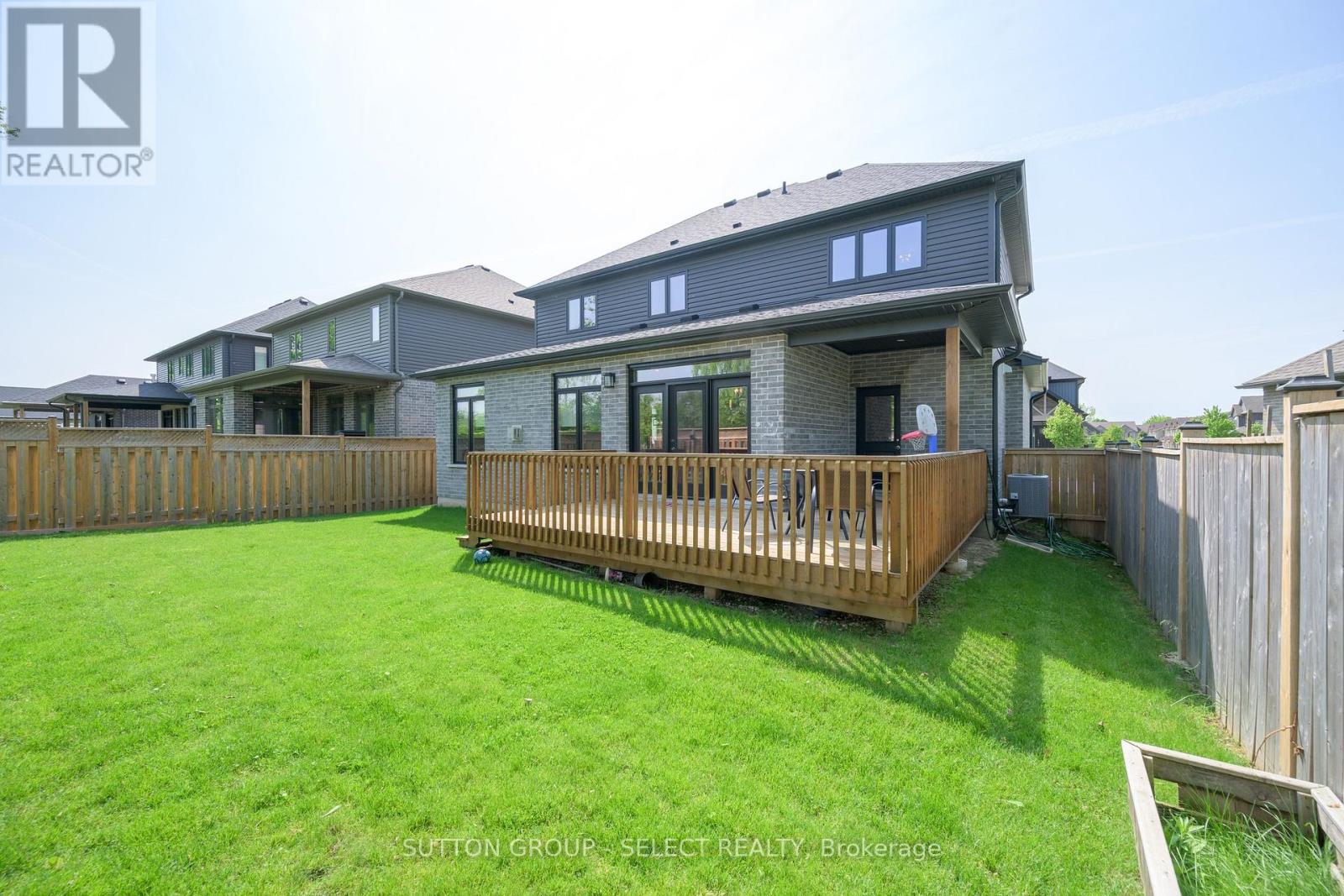 33 - 1061 Eagletrace Drive, London North, Ontario  N6G 0T3 - Photo 40 - X12192022