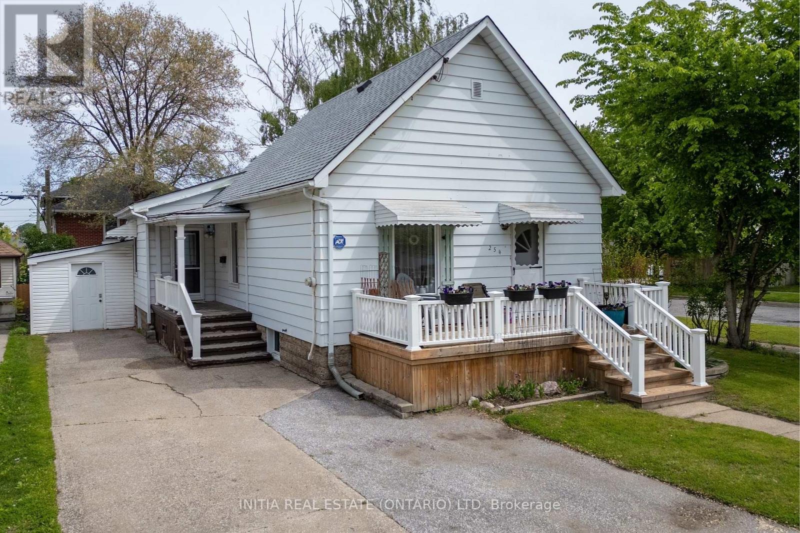 254 DURAND STREET, Sarnia, Ontario