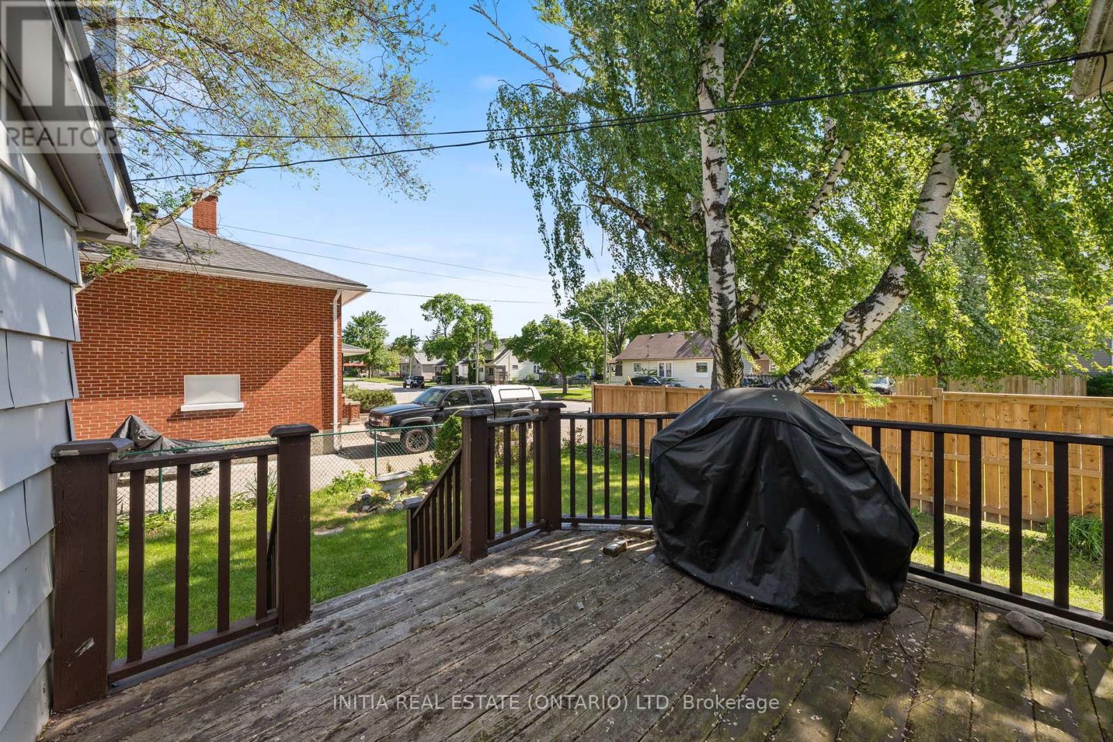 254 Durand Street, Sarnia, Ontario  N7T 5A3 - Photo 38 - X12192063