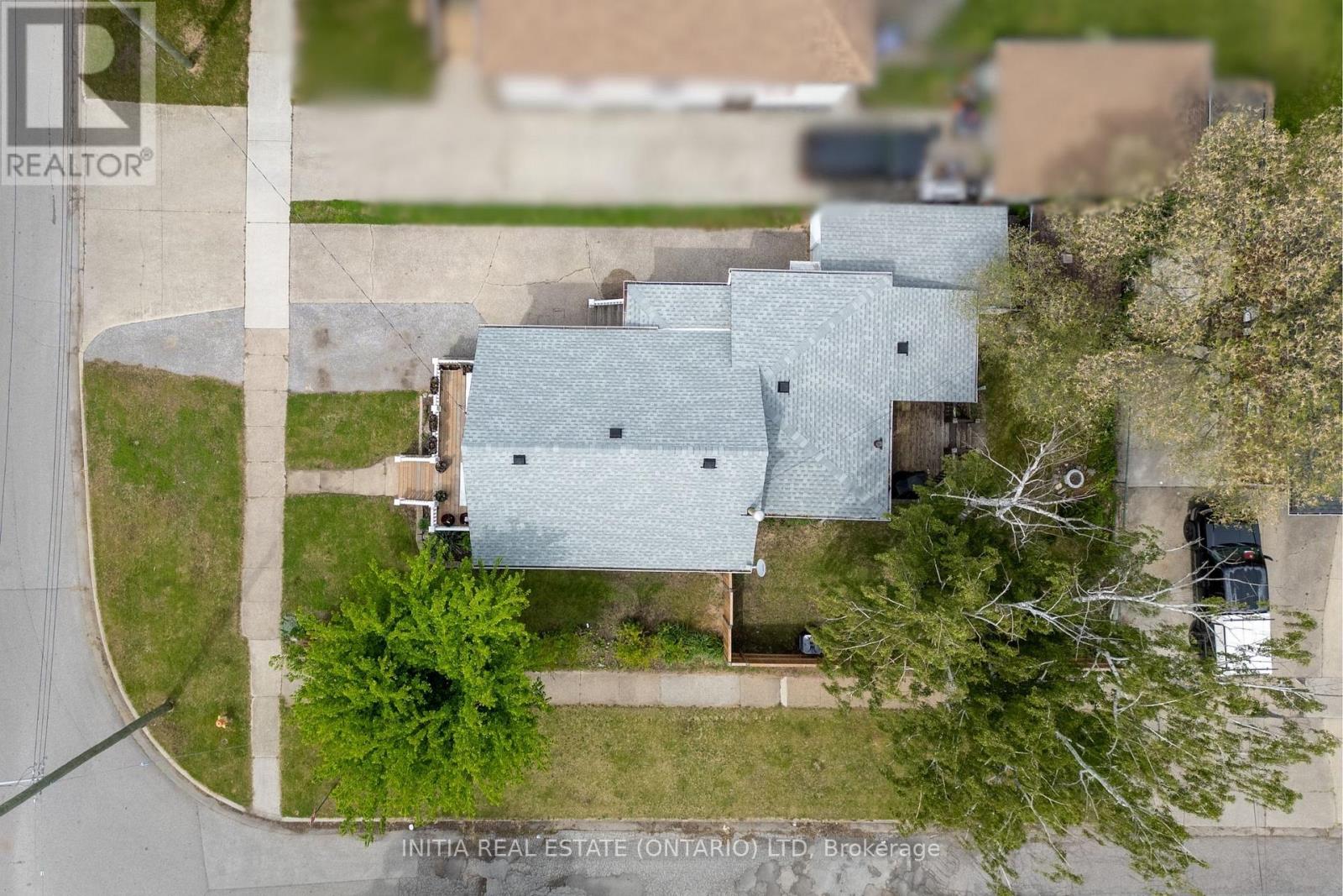 254 Durand Street, Sarnia, Ontario  N7T 5A3 - Photo 4 - X12192063