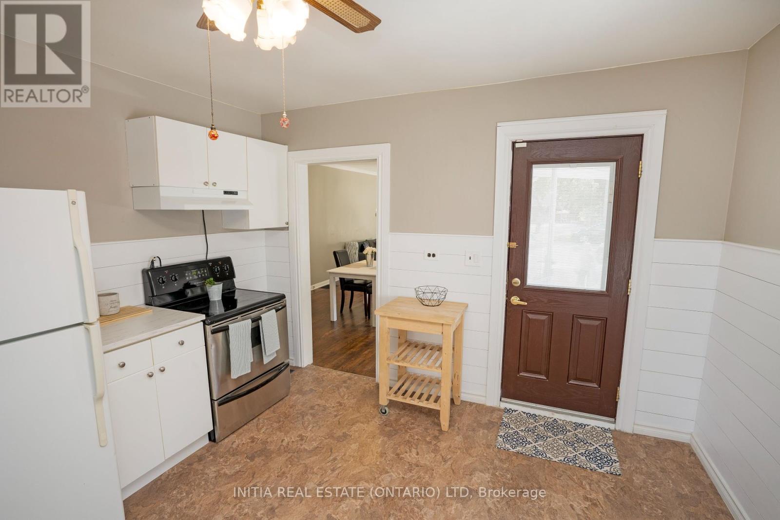 254 Durand Street, Sarnia, Ontario  N7T 5A3 - Photo 9 - X12192063