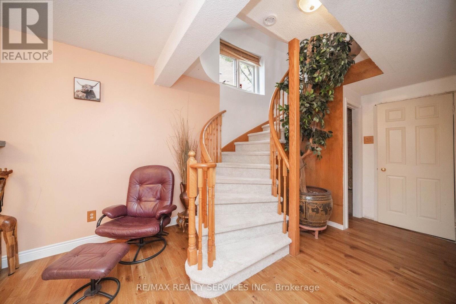 5 Lakeridge Drive, Brampton (Westgate), Ontario  L6S 5V2 - Photo 37 - W12191356